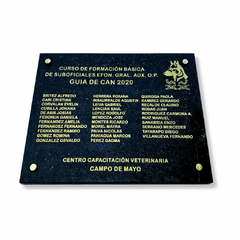 Placa homenaje de marmol negro en internet