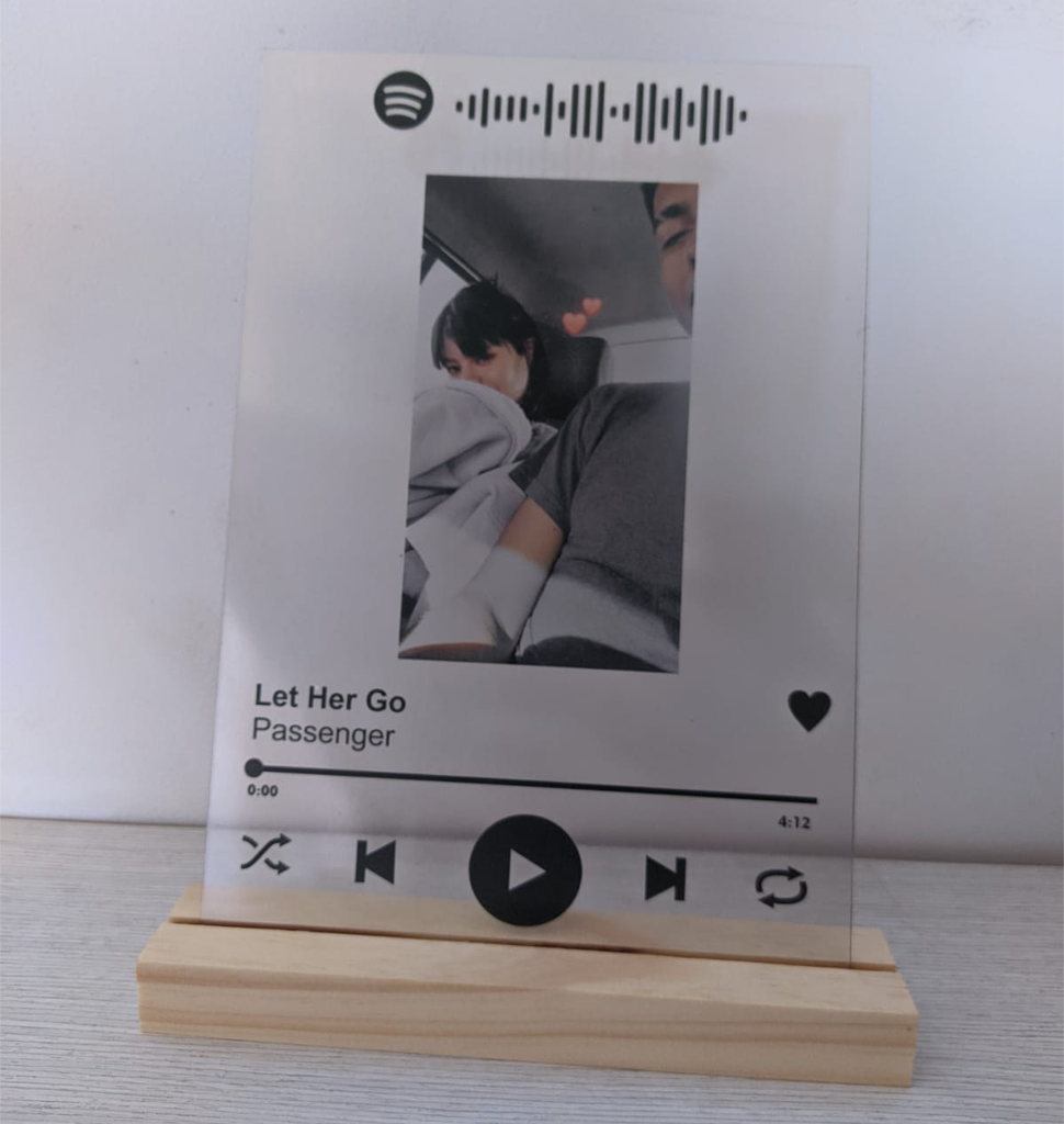 PROMO Placa personalizable Spotify + Base de madera