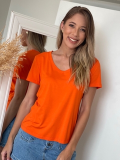 CAMISETA ARETA PRIMAVERA LARANJA FLORINDA - comprar online