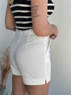 SHORT ALFAIATARIA MARIÁ OFF WHITE na internet