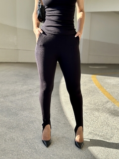 CALÇA LEGGING FLÁVIA PRETA - comprar online