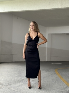 VESTIDO MIDI VALENTINA PRETO SALGUNAMU