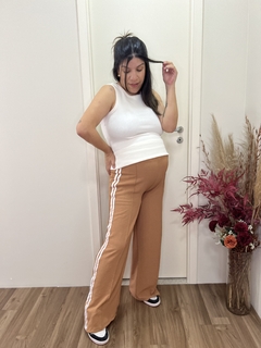 Calça Pantalona Track pants caramelo