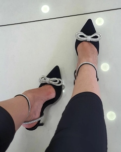 SCARPIN SALTO ALTO INSPIRED PRETO COM LA O STRASS DELICADO