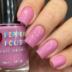 Esmalte Pepper Polish Receving a Gift