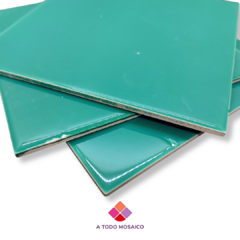 Azulejo verde esmeralda CON DETALLE - comprar online