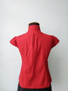 Camisa vermelha algodão (P) - Ioiô Brechó