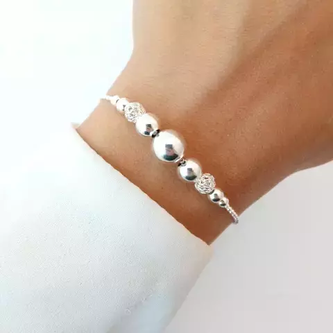 PULSERA FINA CON BOLITAS