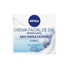 Crema Facial Nivea Refrescante Essentials c/Vitamina A Dia 50ml. - comprar online