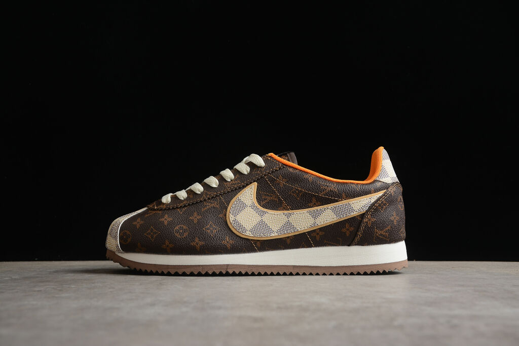 Nike cortez branco e dourado online