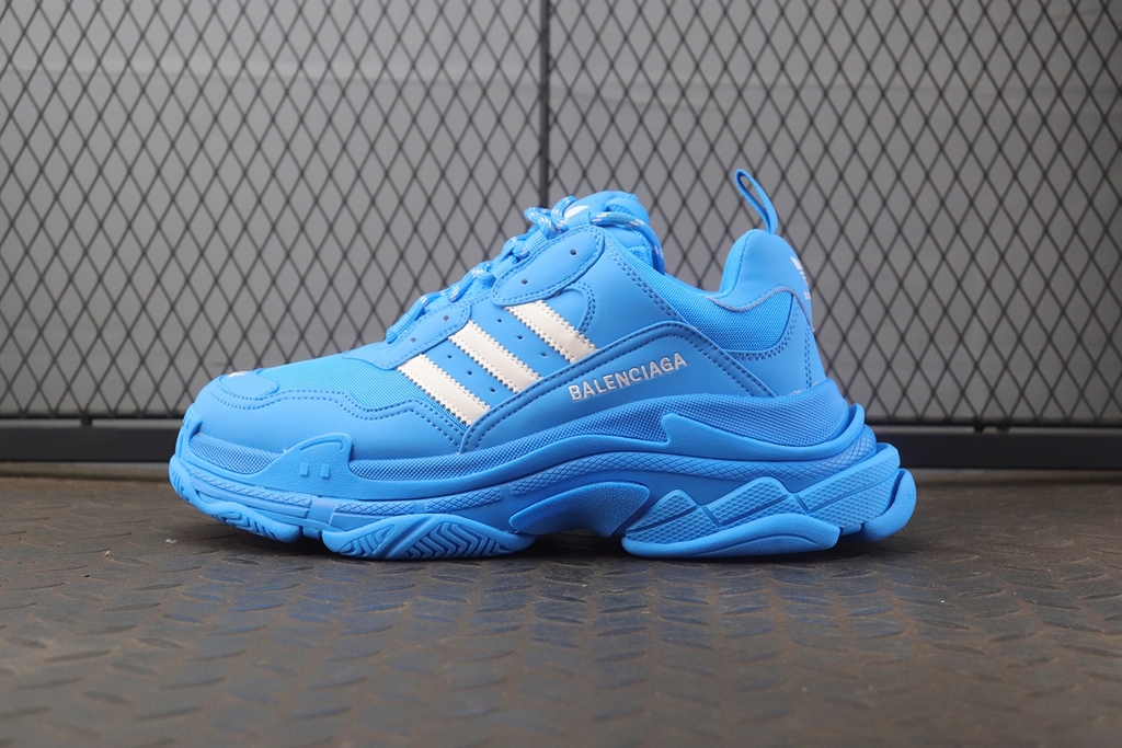 Adidas triple s top