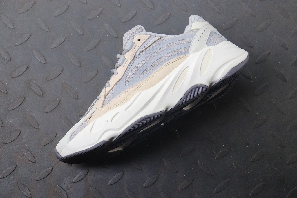 Lacci yeezy 700 deals