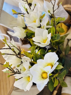 Vara de magnolia artificial blanca
