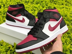 air jordan 1 mid bred toe - Hype Imports BR