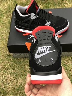 Air Jordan 4 Retro Bred na internet