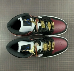 AIR JORDAN 1 MID SE GOLD PENDANTS - Hype Imports BR