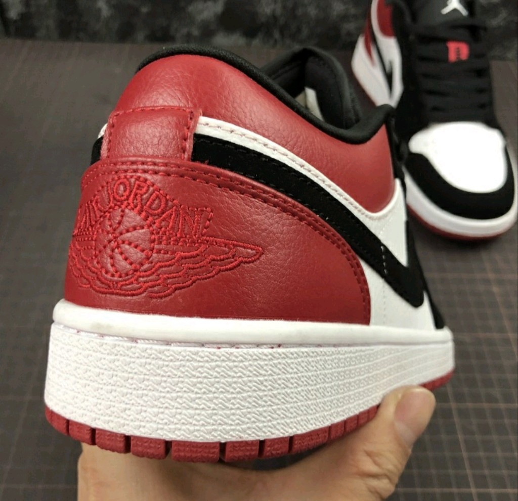Air jordan black best sale toe