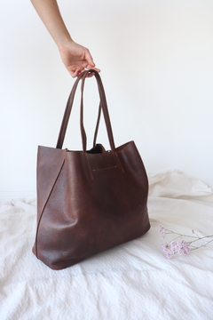 CARTERA TOTE TANDIL - Chocolate graneado en internet