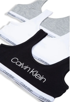 Kit 3 Tops Calvin Klein na internet