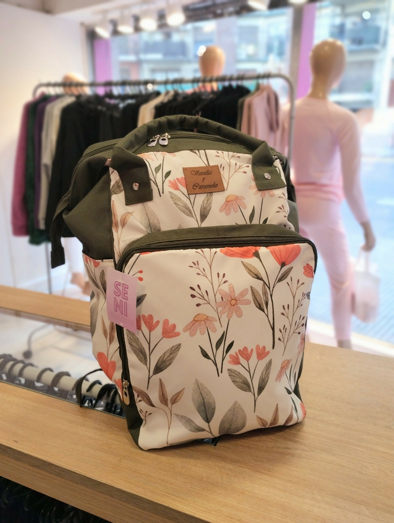 Mochilas maternales en flores on sale