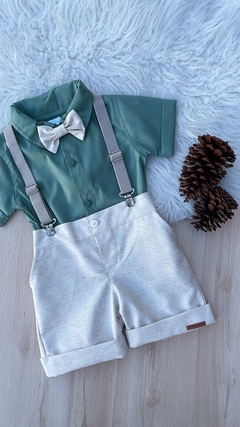 Conjunto social verde com linho