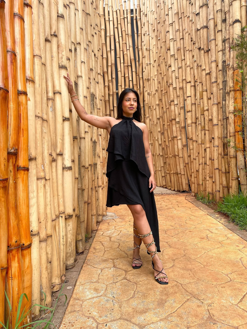Vestido frente nica assim trico preto
