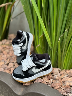 Imagem do TENIS NIKE DUNK PRETO - 20 AO 25