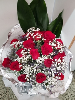 12 rosas nacionales cortas - comprar online