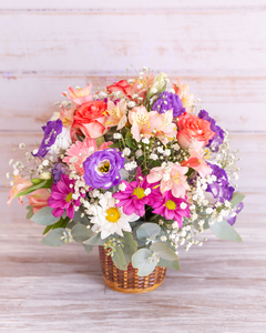 Canasta surtida Floral + bombones opcional - comprar online