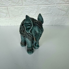 Elefante Médio em Resina 15 cm - Estilizado Verde - MARA ROCHA DECORAÇÃO