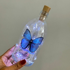 Garrafa de Vidro 500ml com LED - Borboleta Azul "Permita-se" - MARA ROCHA DECORAÇÃO