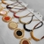 Colar de cordão com medalhão esmaltado 60cm - loja online
