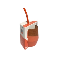Mate de madera de caldén pintado Mijo con bombilla y packaging - tienda online