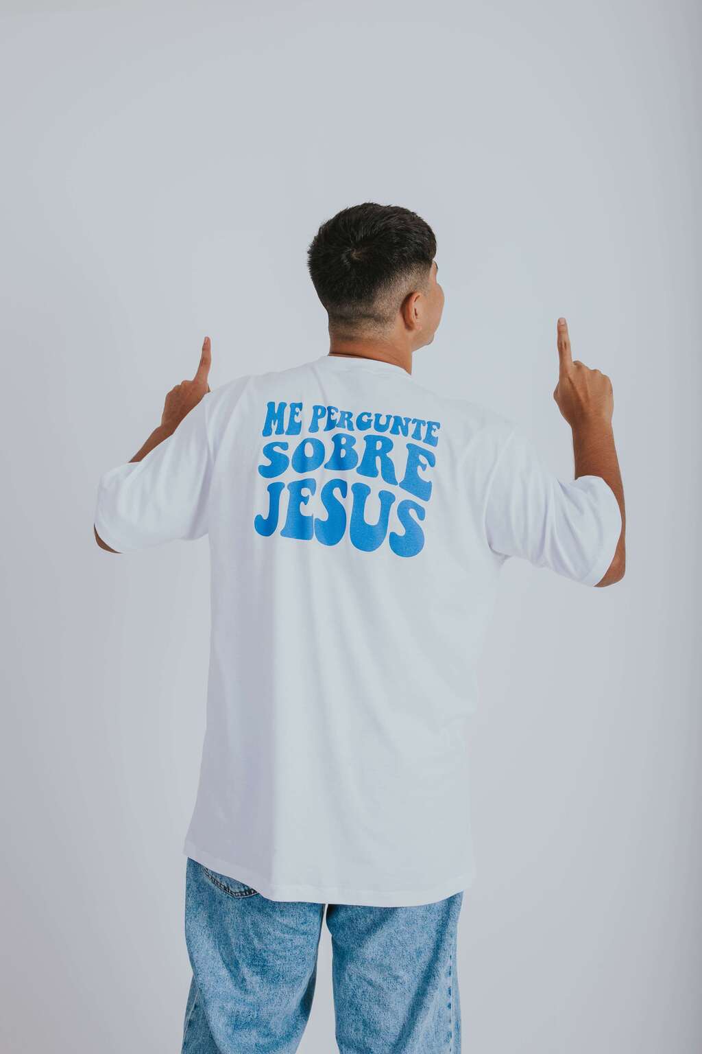 Camiseta Oversized Branca Me Pergunte Sobre Jesus