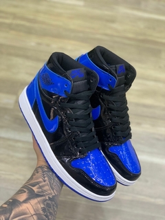 TÊNIS NIKE - AIR JORDAN 1 MID-AZUL/PRETO