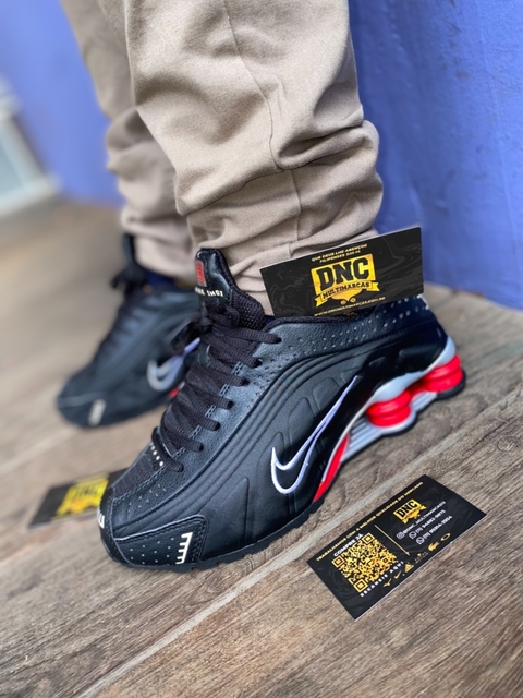 Nike shox r4 marroni hotsell