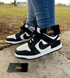 TÊNIS NIKE - SB DUNK LOW - PRETO/BRANCO