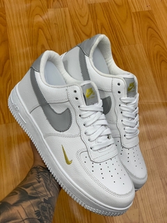 What stores sell nike air hotsell force ones