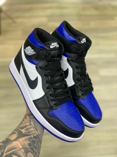 TÊNIS NIKE - AIR JORDAN 1 MID-AZUL/PRETO/BRANCO