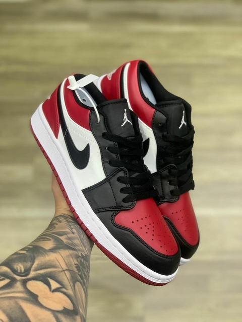 Nike air jordan branco e vermelho hotsell