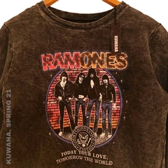 Buzo Ramones retro Nevado - comprar online
