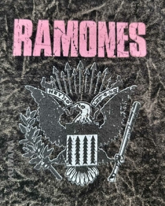 Remera Ramones Shine - Kuwana Mayorista