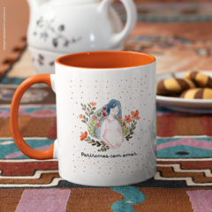 Caneca Pariremos Com Amor alça e interior coloridos - comprar online