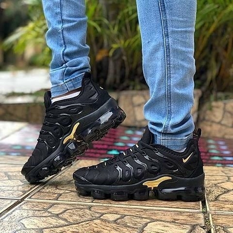 Vapor max preto e verde 2025