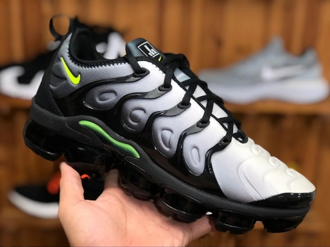 Vapormax Plus Cinza Preto Verde