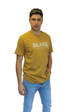 BLACK WHITE REG TEE - 01012-232 - Narrow Jeans | Tienda Online Oficial