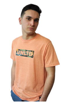 UNLTD FLOWERS REG TEE en internet