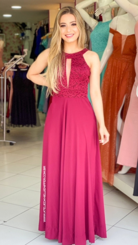 Vestido Longo Marsala Nicole Com Decote