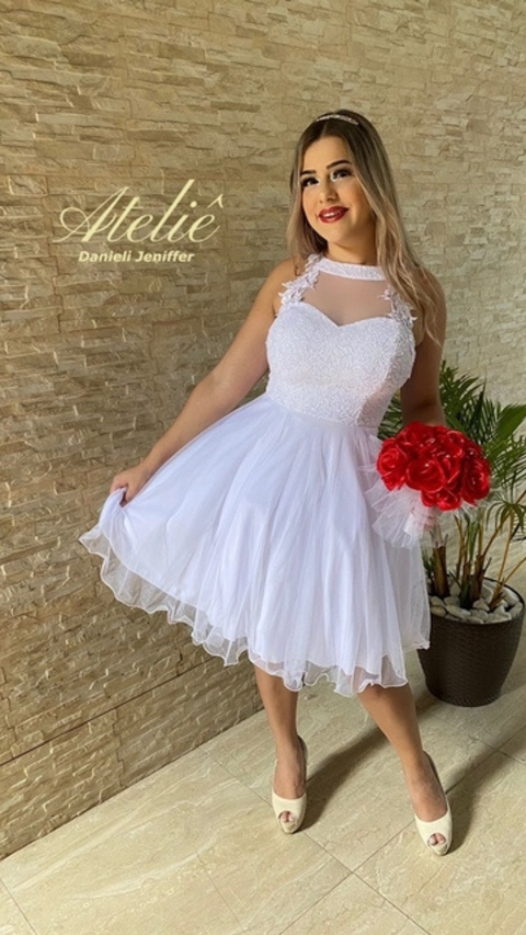 Vestido Curto Branco Com Decote Coração