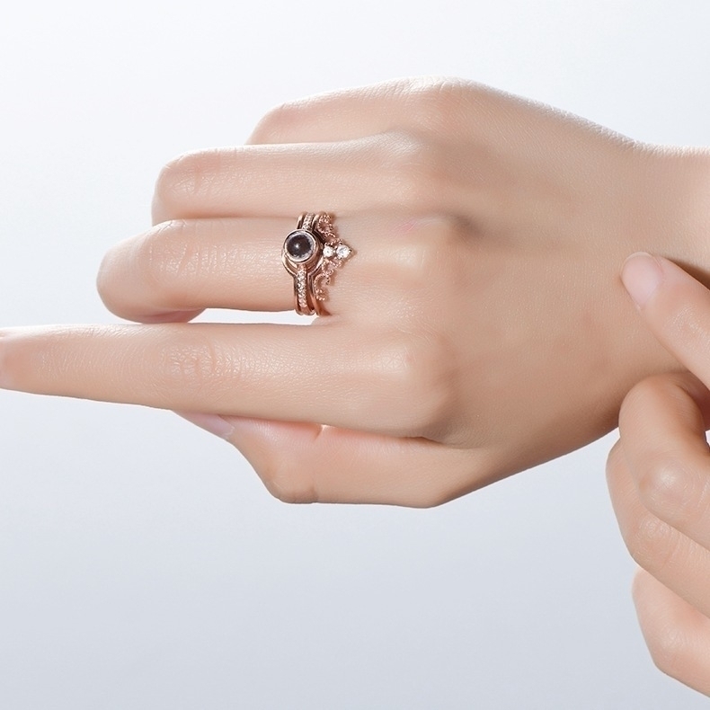 Anillo con 100 idiomas sales